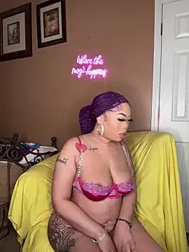 RenaThickAss on StripChat