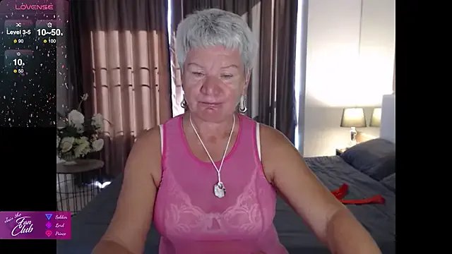 roxana_brooks on StripChat