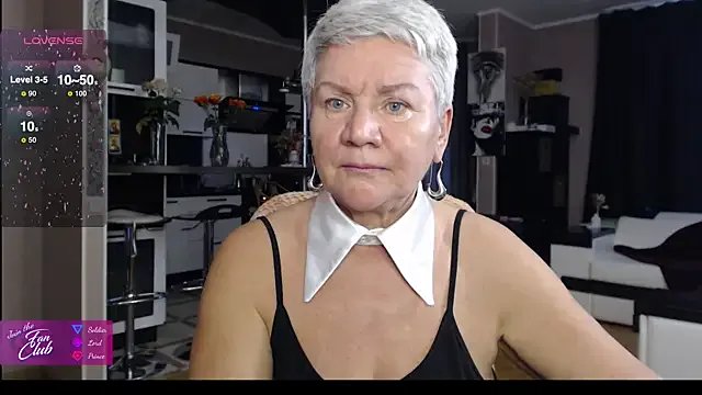 roxana_brooks on StripChat