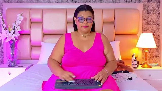 SelennaCooper on StripChat