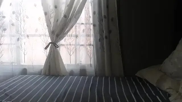 SEXYHUGEASS21 on StripChat