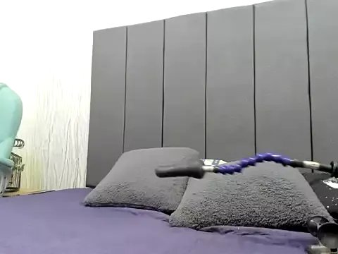 sofia_mill_ on StripChat