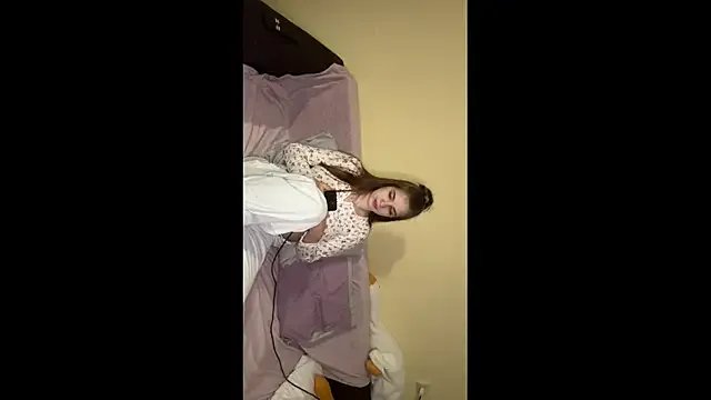 SoftIris_ — Show legs