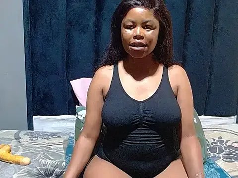 SpicyKitty33 on StripChat