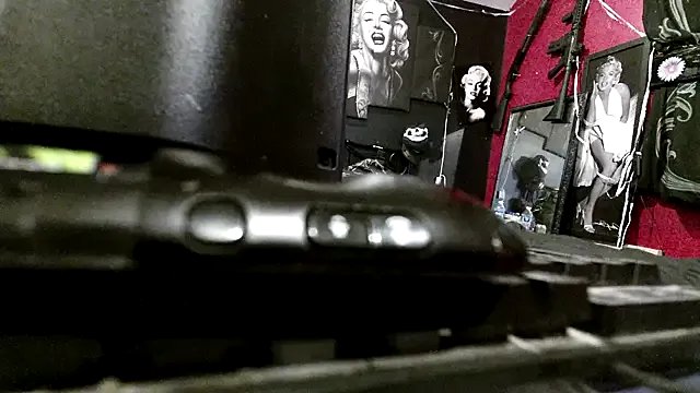 Splash_Queen420 on StripChat