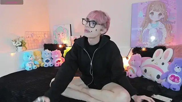 Strawberry_Kitty_ on StripChat