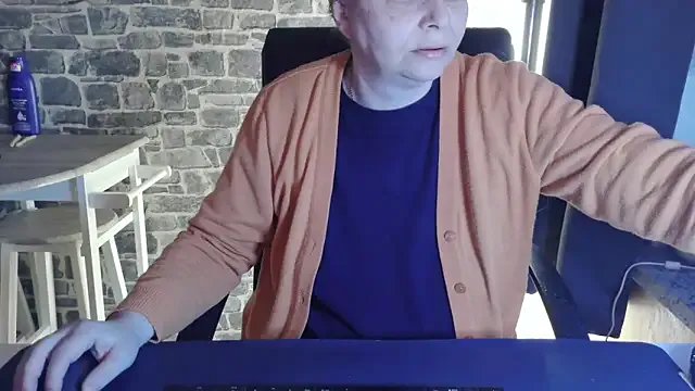 SweetPhoenix76 — Boobs free, Shirt aus 