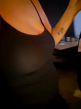 Sweettinydiamond on StripChat