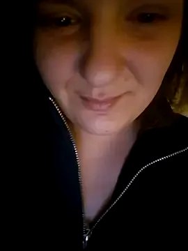 Sweettinydiamond on StripChat