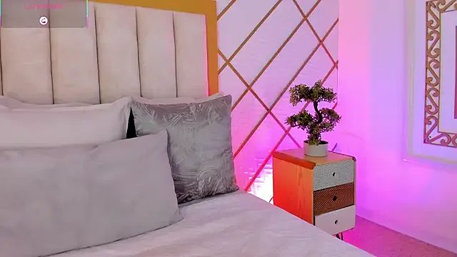 TaniaSmith1 on StripChat