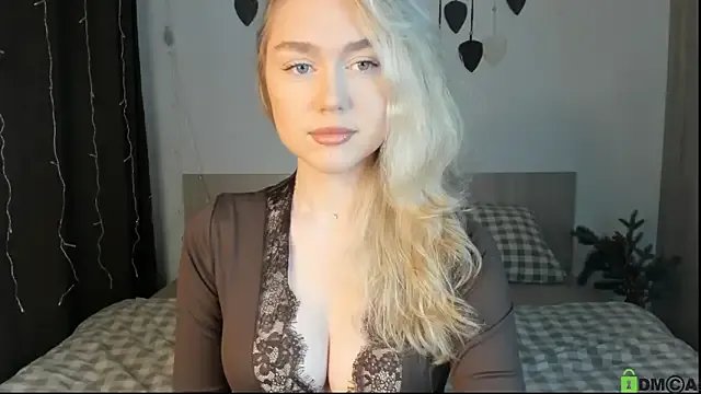 TheVanessaMaes — REMOVE DRESS AND TEASE