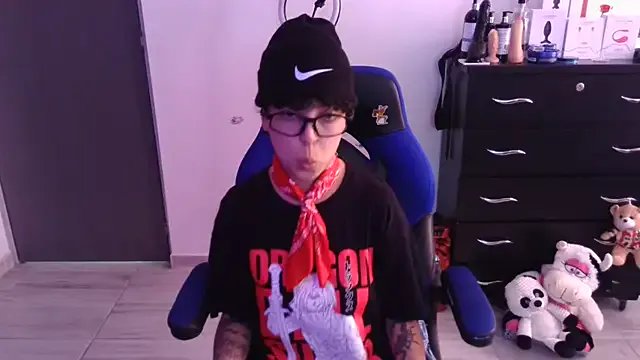 thomascooper7 on StripChat