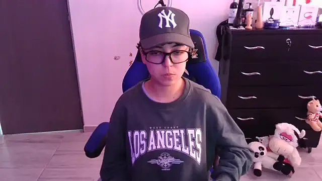 thomascooper7 on StripChat