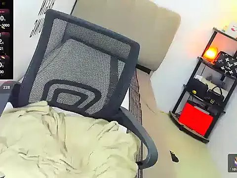 Trixie_Mattel21 on StripChat