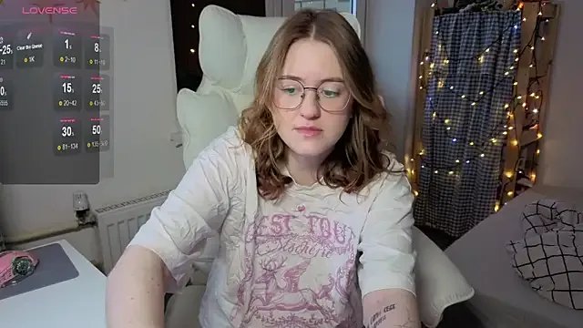 urstripchatgf on StripChat