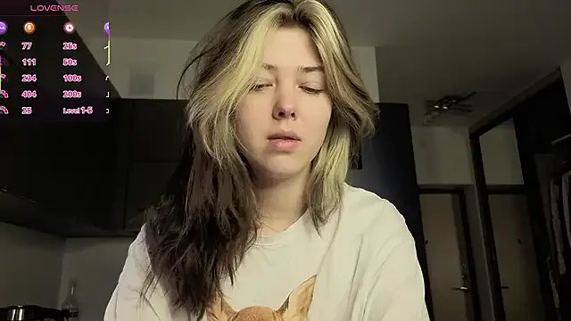 Vanessa_Walters — Ride the pillow+hand in panties