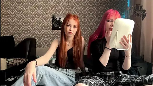 Veldenga — suck each other fingers look at you