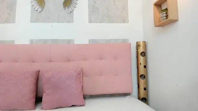 zhamira_21 on StripChat